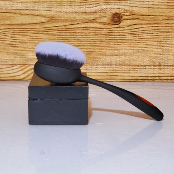 Real Technique ALL OVER Makeup Brush - Picture 1 of 6